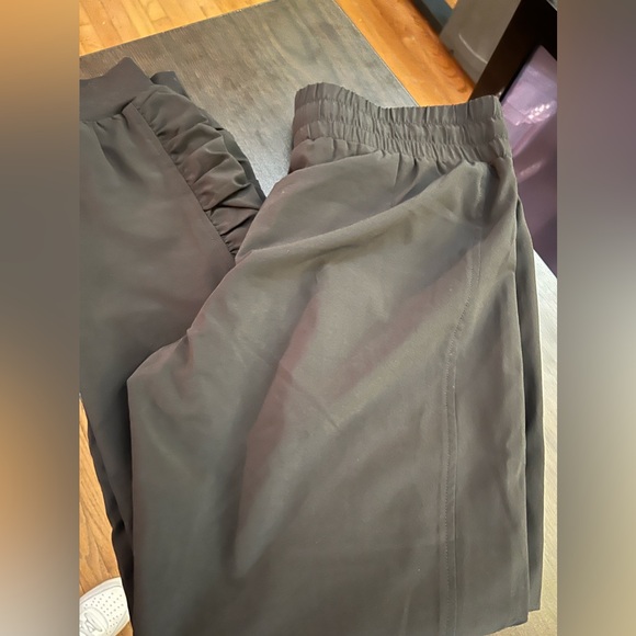 Black, tie-waist joggers w/fun detail, Chico’s sz 00R (XS/XXS). - Picture 6 of 6